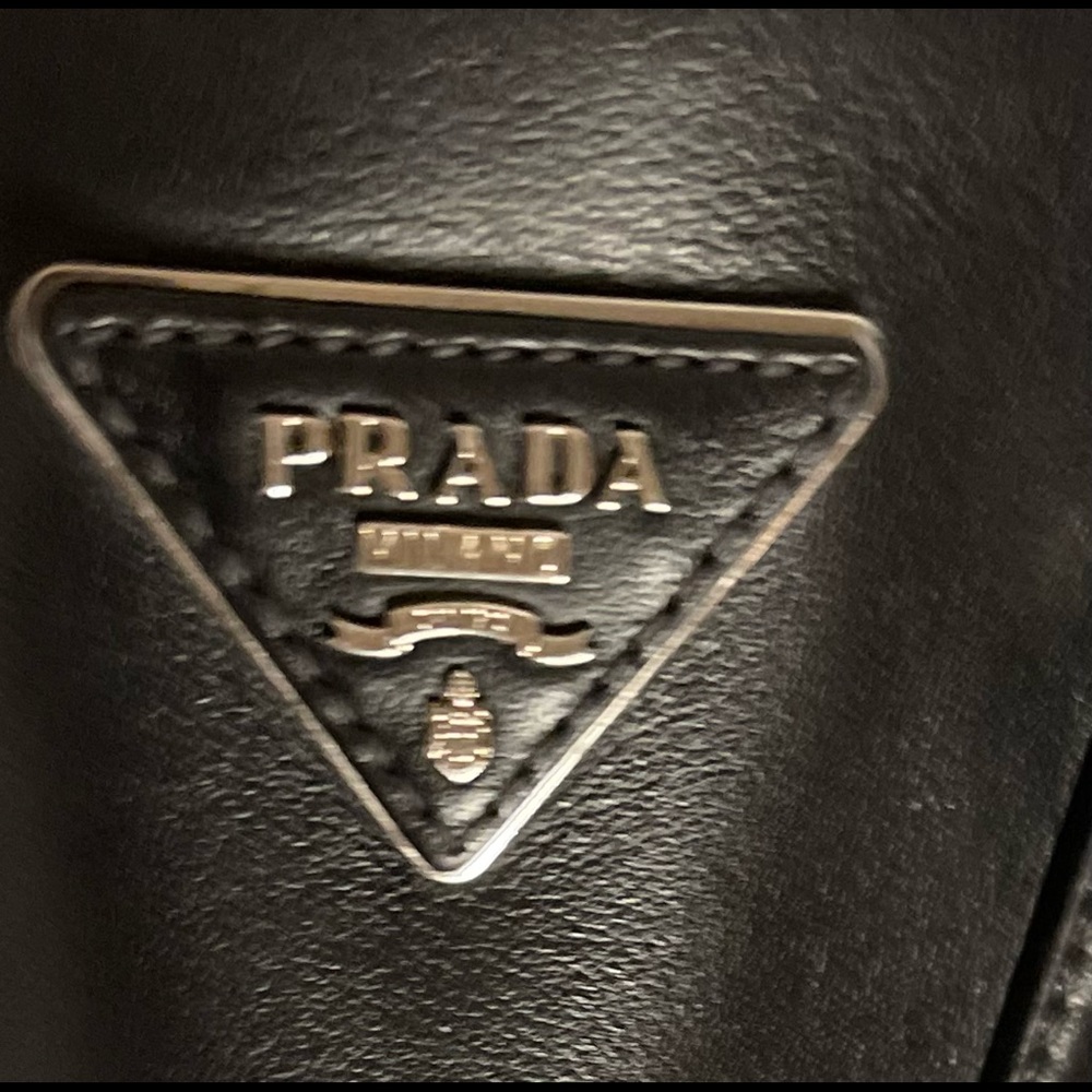 Sold - Vintage Prada purse with 2 zipper compartments - Picture 7 of 16